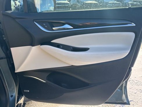 Used 2023 Buick Enclave Premium image 20