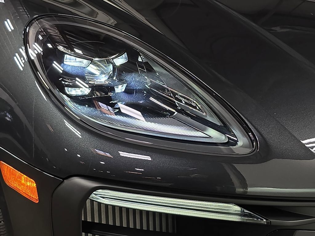 Certified 2026 Porsche Macan S AWD/4WD image 12