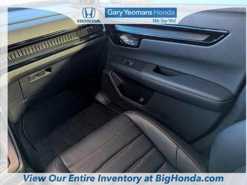 Used 2025 Honda CR-V Sport Touring image 18