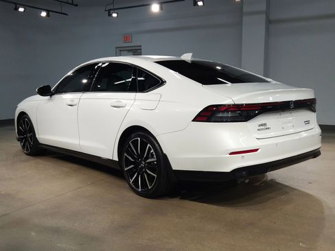 Used 2023 Honda Accord Touring image 5