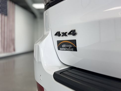 Used 2020 Jeep Grand Cherokee Altitude AWD/4WD image 35