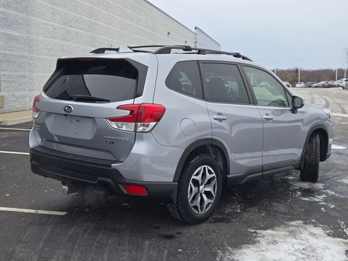 Used 2020 Subaru Forester Premium image 10