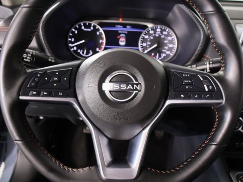 Used 2025 Nissan Sentra SR image 3