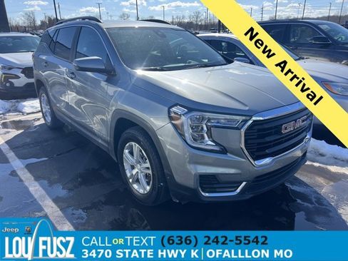 Used 2023 GMC Terrain SLE w/ Driver Convenience Package image 1