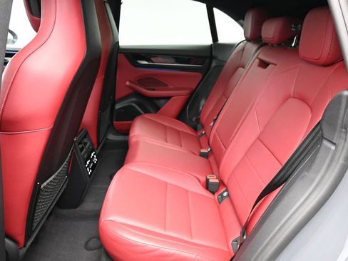 Certified 2025 Porsche Macan Electric RWD image 7