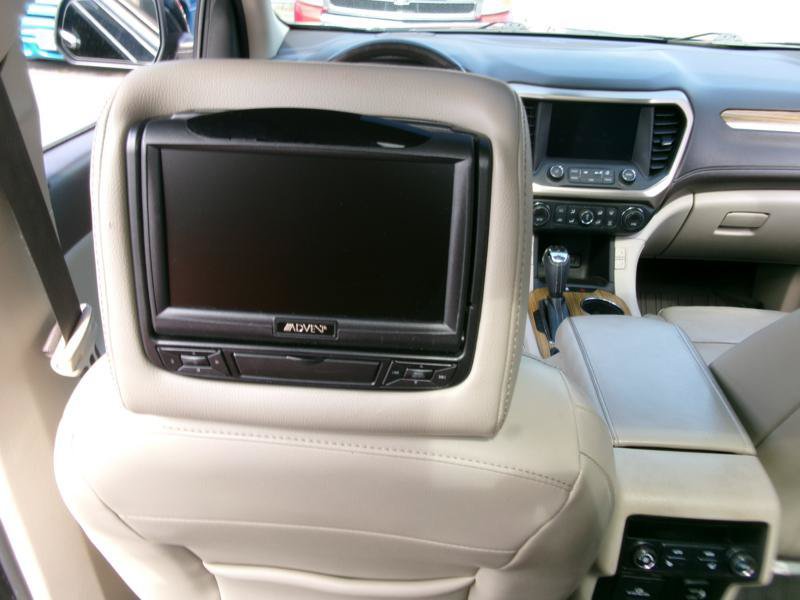 Used 2017 GMC Acadia Denali w/ Technology Package FWD image 13