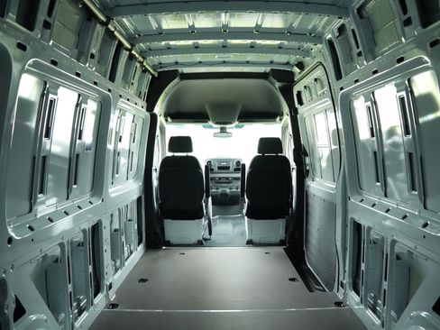 New 2025 Mercedes-Benz Sprinter 2500 image 33