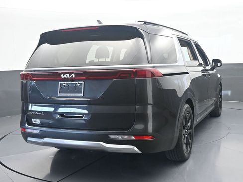 Used 2022 Kia Carnival SX FWD image 5