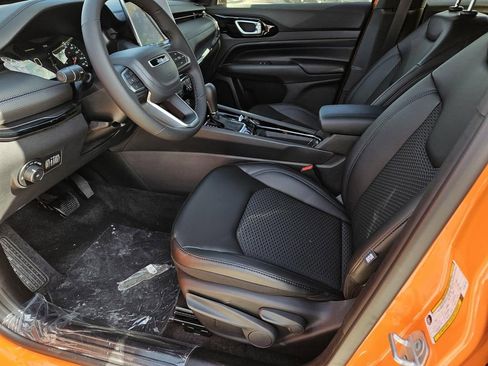 New 2026 Jeep Compass Latitude image 14