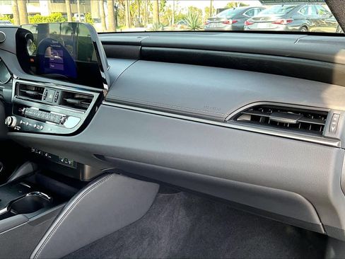 Used 2024 Lexus ES 350 w/ Premium Package image 17