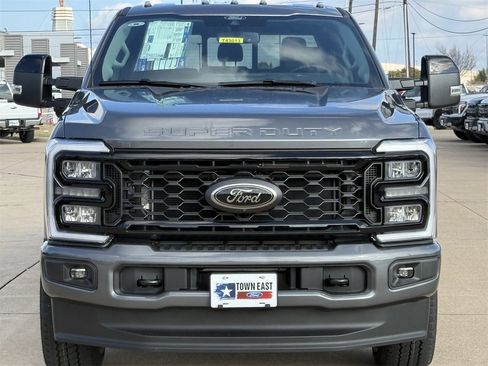 New 2026 Ford F250 Lariat w/ Black Appearance Package image 25