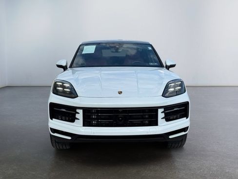 Used 2024 Porsche Cayenne Coupe AWD/4WD image 2
