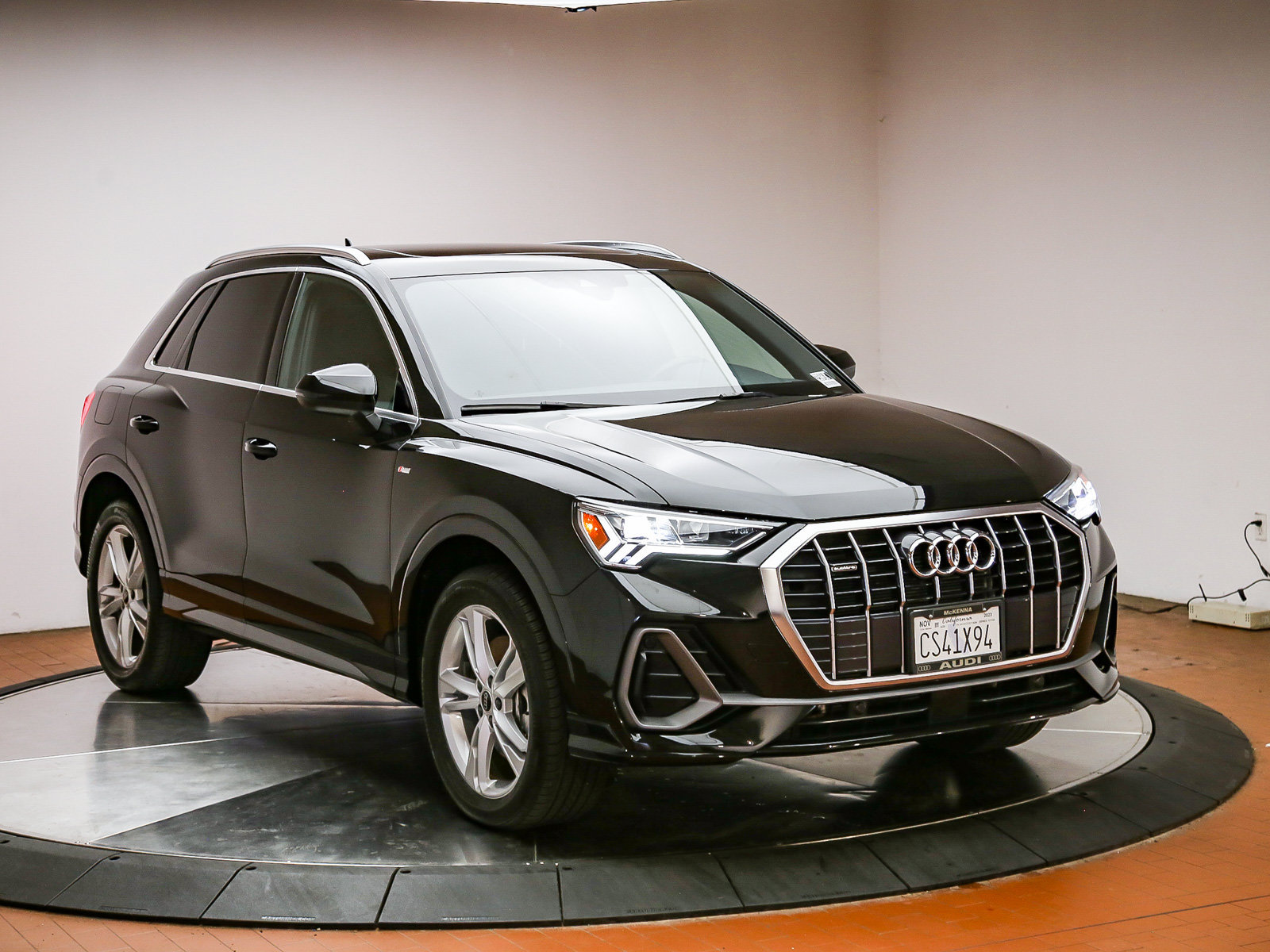 Certified 2023 Audi Q3 2.0T Premium w/ Convenience Package AWD/4WD image 3