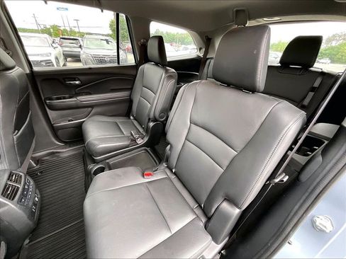 Used 2022 Honda Pilot Touring image 14