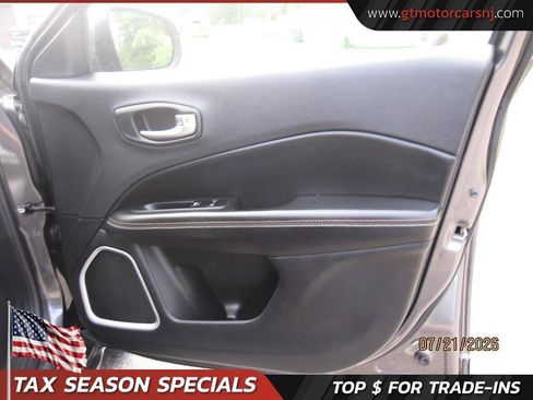Used 2017 Jeep Compass Latitude w/ Popular Equipment Group AWD/4WD image 23