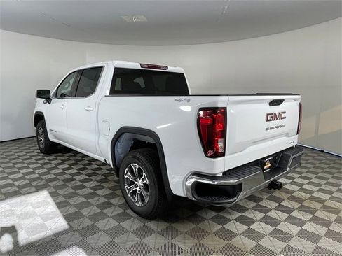 New 2026 GMC Sierra 1500 SLE image 18