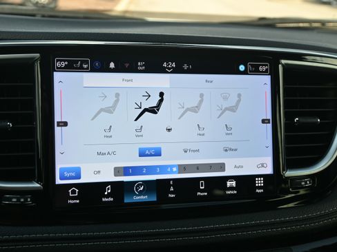 Used 2024 Chrysler Pacifica Limited w/ S Appearance Package FWD image 23