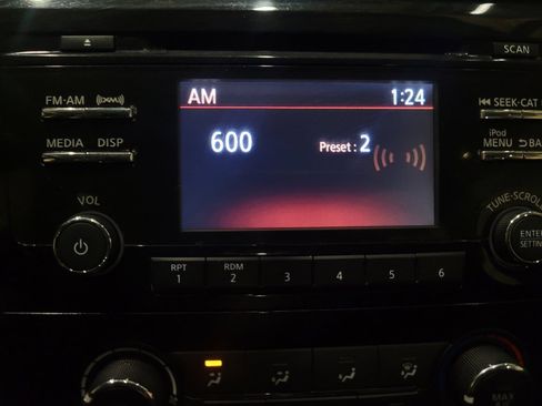 Used 2017 Nissan Rogue S image 25