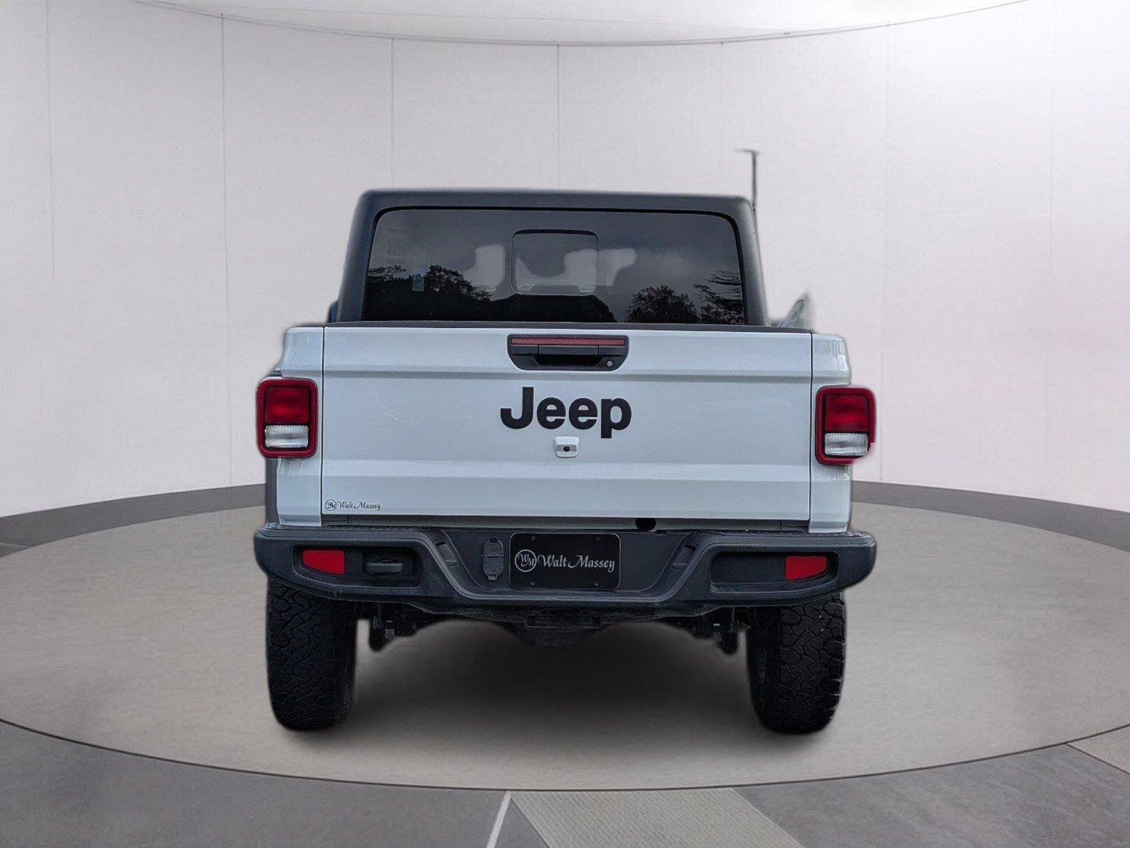 Used 2025 Jeep Gladiator Sport AWD/4WD image 4