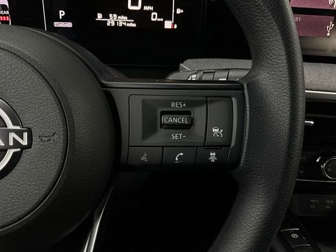 Used 2025 Nissan Kicks SV image 31