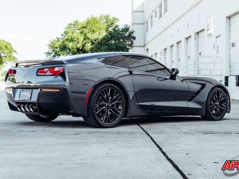 Used 2017 Chevrolet Corvette Stingray Coupe RWD image 53