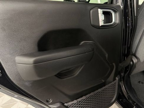 Used 2024 Jeep Gladiator Sport AWD/4WD image 27