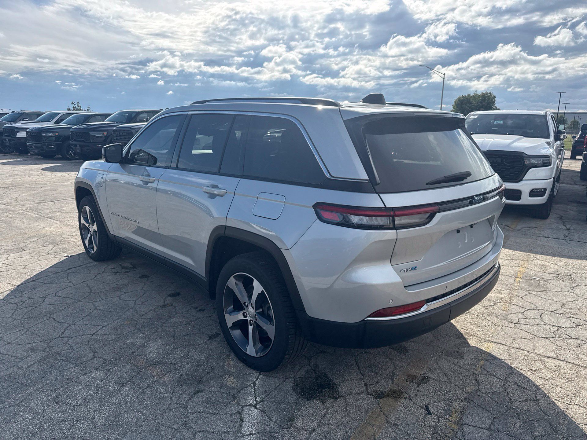 Used 2023 Jeep Grand Cherokee 4WD 4xe image 8