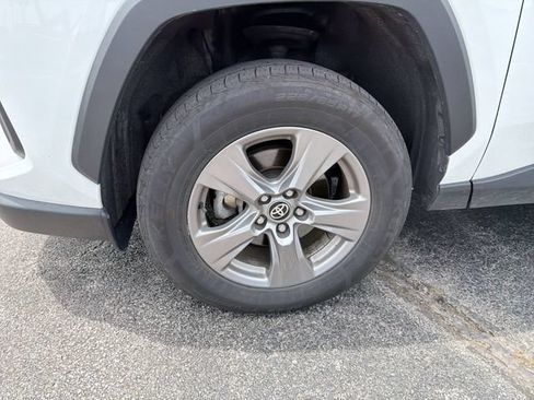 Used 2024 Toyota RAV4 XLE FWD image 20