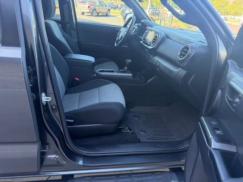 Used 2022 Toyota Tacoma TRD Sport w/ Technology Package AWD/4WD image 33