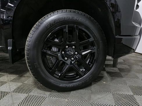 Used 2023 Chevrolet Silverado 1500 Custom image 14