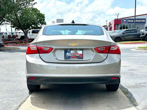 Used 2025 Chevrolet Malibu LS FWD image 14