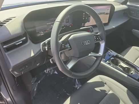 Certified 2026 Audi Q3 quattro 2.0T AWD/4WD image 25