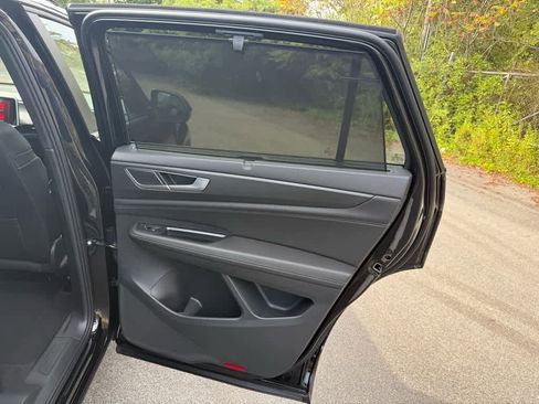 New 2026 Volkswagen Atlas Cross Sport SEL R-Line image 11