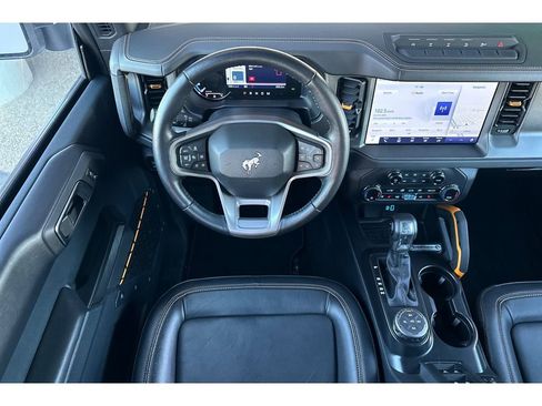 Used 2023 Ford Bronco Badlands image 15