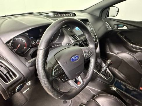 Used 2016 Ford Focus ST w/ Equipment Group 402A FWD image 16
