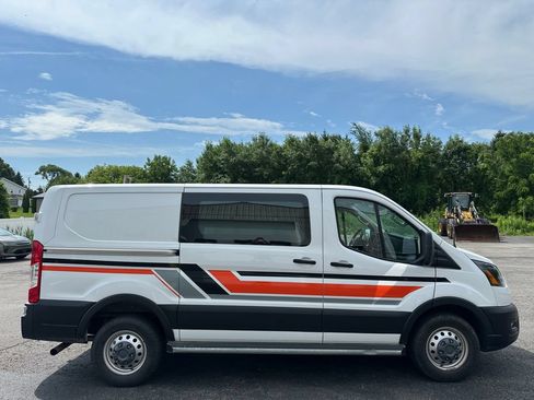 Used 2023 Ford Transit 250 Low Roof AWD w/ Exterior Upgrade Package image 10
