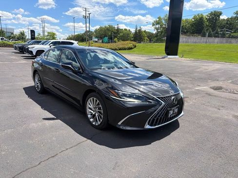 Used 2022 Lexus ES 350 Ultra Luxury w/ Accessory Package 2 FWD image 17