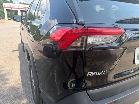 Used 2025 Toyota RAV4 LE AWD/4WD image 6