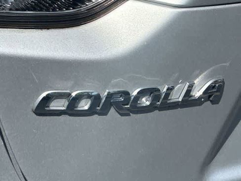 Used 2021 Toyota Corolla LE w/ Carpet Mat Package (TMS) FWD image 16