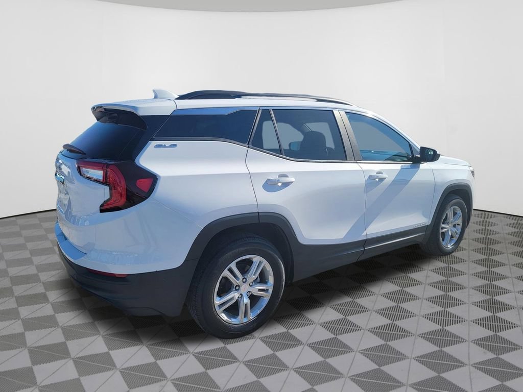 Used 2023 GMC Terrain SLE w/ Driver Convenience Package FWD image 8