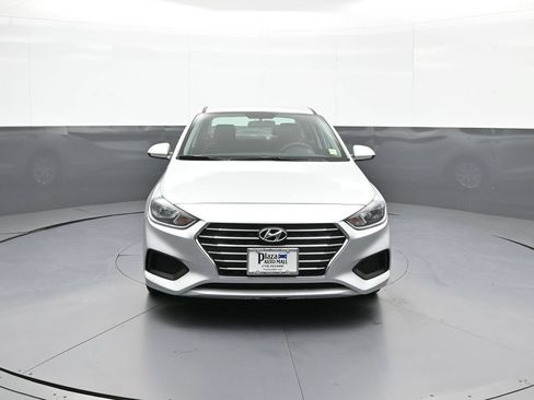 Certified 2021 Hyundai Accent SE FWD image 2