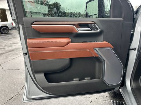 Used 2026 GMC Sierra 2500 Denali Ultimate image 11