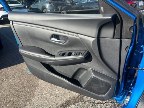 Used 2025 Nissan Sentra SV image 18