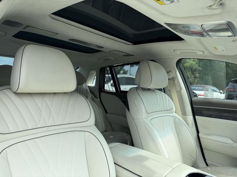 Used 2025 Genesis G90 3.5T AWD/4WD image 34