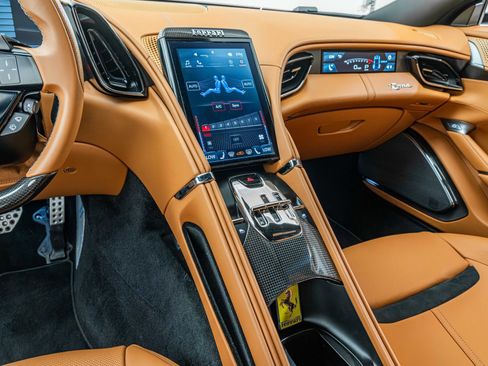 Certified 2023 Ferrari Roma image 6