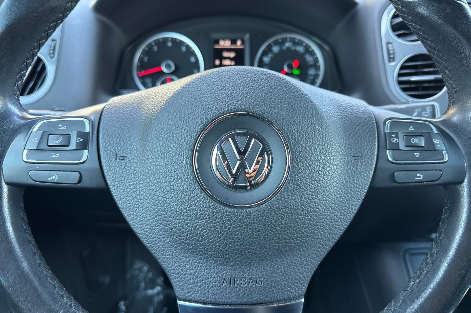 Used 2017 Volkswagen Tiguan S FWD image 23