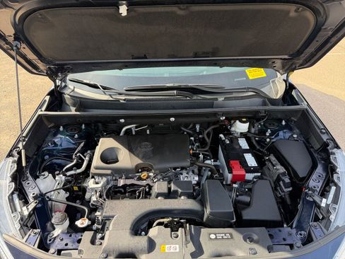 Used 2025 Toyota RAV4 XLE image 33
