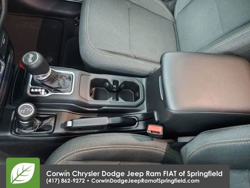 Used 2025 Jeep Wrangler Sport image 29