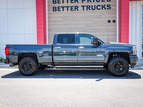 Used 2018 Chevrolet Silverado 1500 High Country AWD/4WD image 2