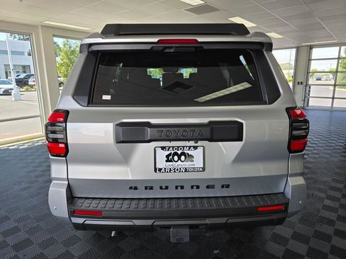 New 2026 Toyota 4Runner TRD Off-Road AWD/4WD image 4